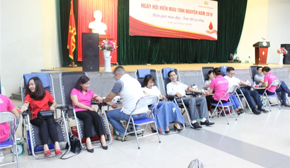 Công đoàn cơ quan Hội Nông dân Thành phố tham gia hiến máu tình nguyện năm 2019