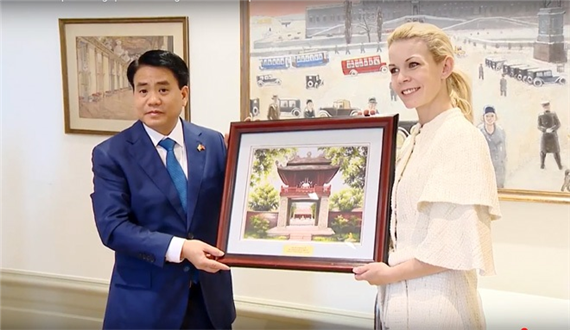 Phó Bí thư Thành ủy, Chủ tịch UBND thành phố Hà Nội Nguyễn Đức Chung gặp mặt Thị trưởng Stockholm