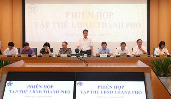 Tập thể UBND thành phố Hà Nội xem xét nhiều nội dung trình HĐND