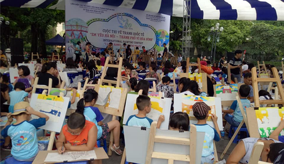 Thiếu nhi Thủ đô hào hứng tham gia Cuộc thi vẽ tranh quốc tế “Em yêu Hà Nội – Thành phố vì hòa bình”