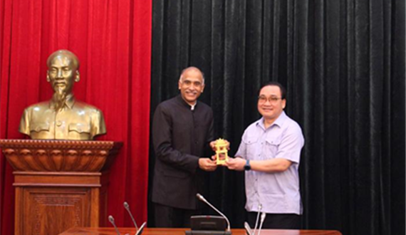 Bí thư Thành ủy Hoàng Trung Hải tiếp Đại sứ Ấn Độ