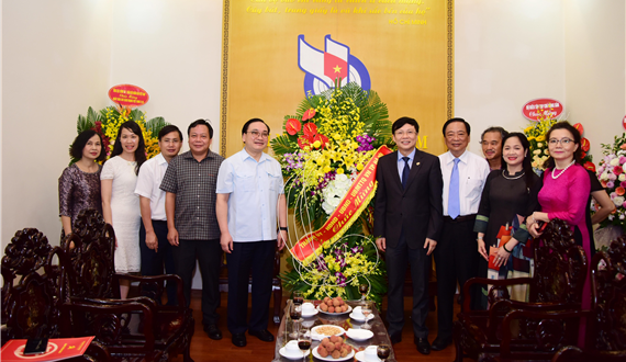 Bí thư Thành ủy Hà Nội Hoàng Trung Hải thăm, chúc mừng Hội Nhà báo Việt Nam và Bộ Thông tin và Truyền thông