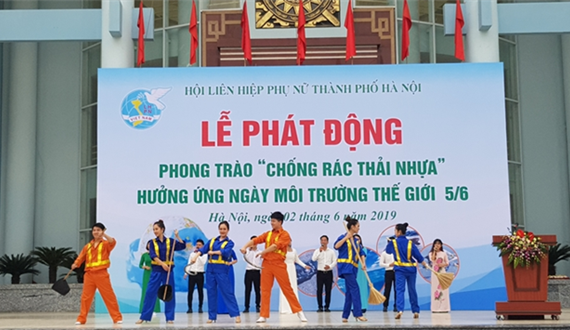 Phụ nữ Thủ đô phát động phong trào “Chống rác thải nhựa”