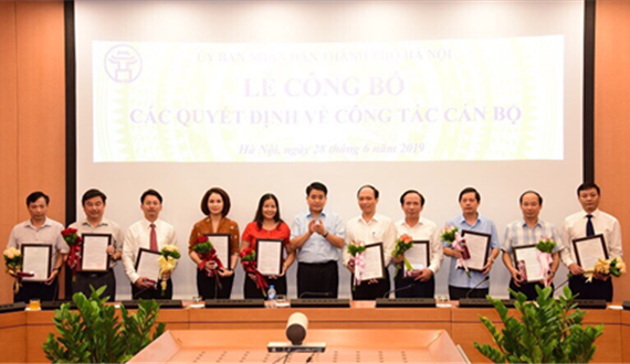 Công bố các quyết định về công tác cán bộ của thành phố Hà Nội