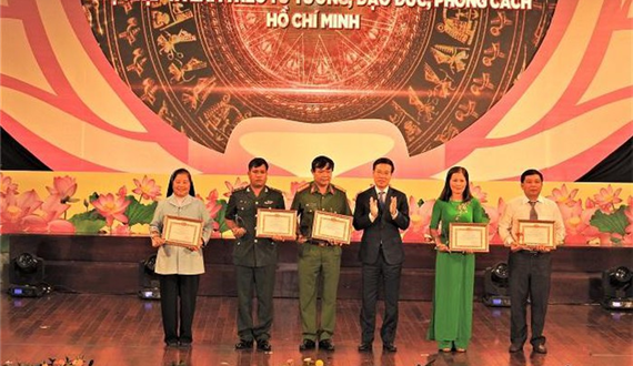 Đổi mới, sáng tạo trong thực hiện Chỉ thị 05, góp phần thực hiện thắng lợi Nghị quyết Đại hội XII của Đảng