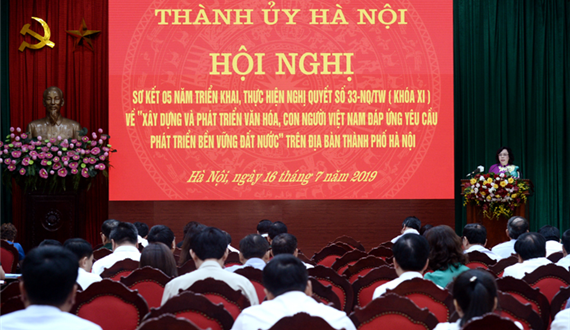 Phát triển văn hóa, xây dựng người Hà Nội thanh lịch, văn minh là mục tiêu phát triển của Thành phố