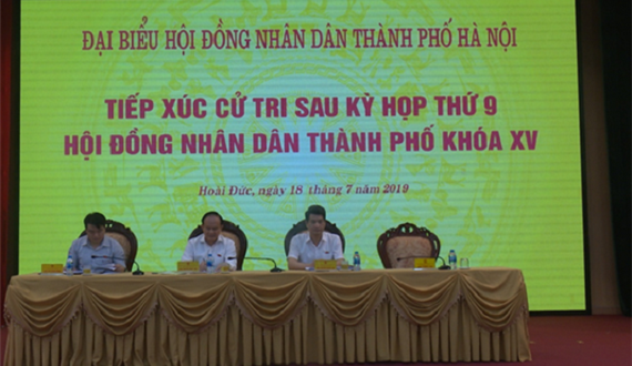 Phó Chủ tịch Thường trực HĐND Thành phố tiếp xúc cử tri sau Kỳ họp thứ 9