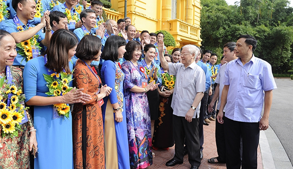 Tổng Bí thư, Chủ tịch nước Nguyễn Phú Trọng gặp mặt cán bộ công đoàn tiêu biểu, xuất sắc