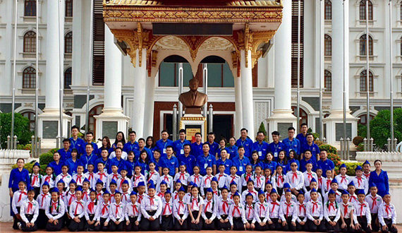 Ngày làm việc đầu tiên của đoàn tình nguyện tuổi trẻ Thủ đô tại Viêng Chăn – Lào