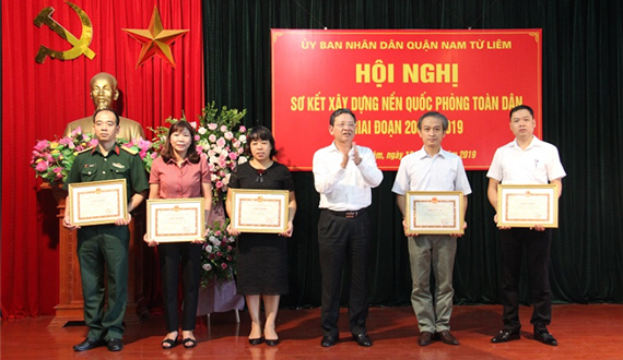 Quận Nam Từ Liêm sơ kết 10 năm thực hiện xây dựng nền quốc phòng toàn dân