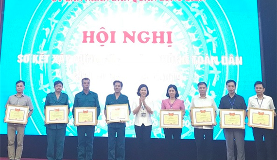 10 năm xây dựng nền Quốc phòng toàn dân: Quận Long Biên nâng cao sức mạnh chiến đấu