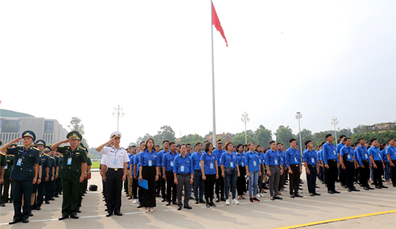 129 Bí thư chi đoàn tiêu biểu báo công dâng Bác