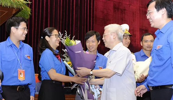 Tổng Bí thư, Chủ tịch nước Nguyễn Phú Trọng gặp mặt đảng viên trẻ tiêu biểu toàn quốc học tập và làm theo lời Bác