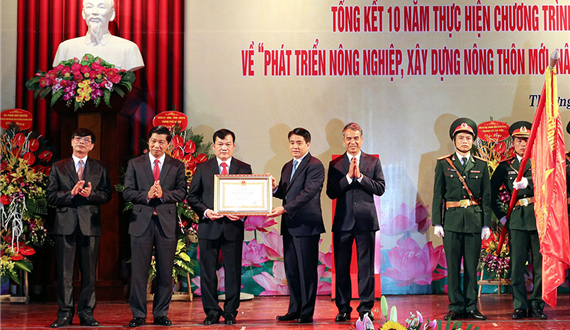 Huyện Thường Tín đón nhận Huân chương Lao động hạng Nhất