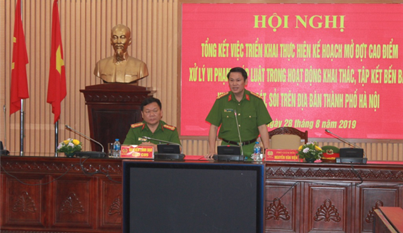 Công an Hà Nội: Tổng kết cao điểm xử lý vi phạm pháp luật trong hoạt động khai thác, tập kết bến bãi, kinh doanh cát, sỏi trên địa bàn Hà Nội
