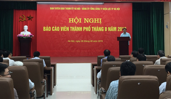 Tập trung tuyên truyền kỷ niệm 74 năm Cách mạng Tháng Tám và Quốc khánh 2-9