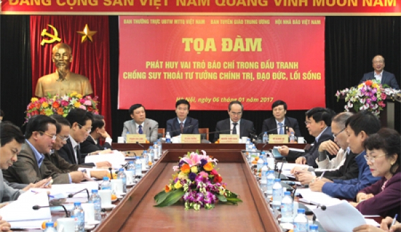 Đấu tranh chống suy thoái về tư tưởng chính trị, đạo đức, lối sống góp phần ngăn ngừa tham nhũng