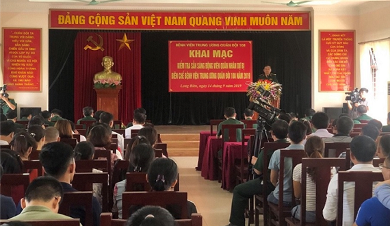 Kiểm tra sẵn sàng động viên quân nhân dự bị Bệnh viện Trung ương Quân đội 108 năm 2019 tại quận Long Biên