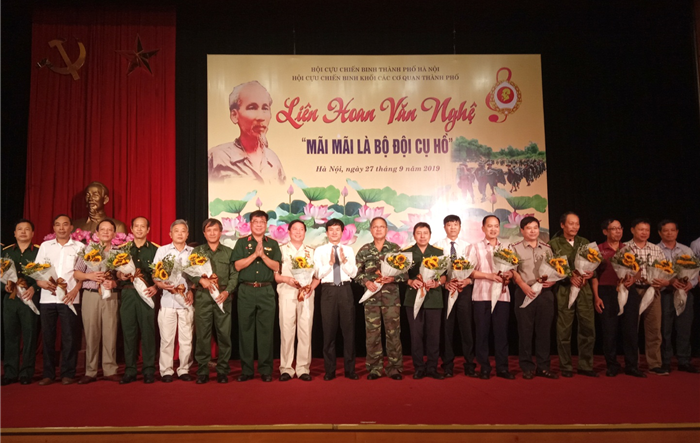 Tưng bừng Liên hoan văn nghệ “Mãi mãi là bộ đội cụ Hồ”