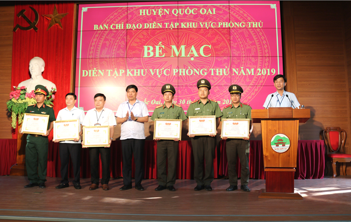 Bế mạc diễn tập khu vực phòng thủ huyện Quốc Oai năm 2019
