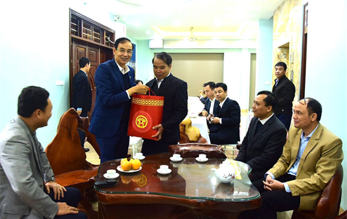 Phó Bí thư Thành ủy Đào Đức Toàn chúc Tết cán bộ, nhân dân huyện Gia Lâm