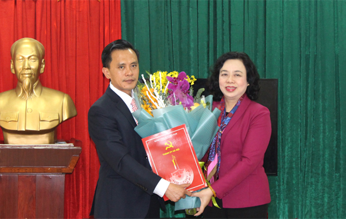 Trao Quyết định bổ nhiệm Phó trưởng ban Nội chính Thành ủy và Phó trưởng ban Dân vận Thành ủy