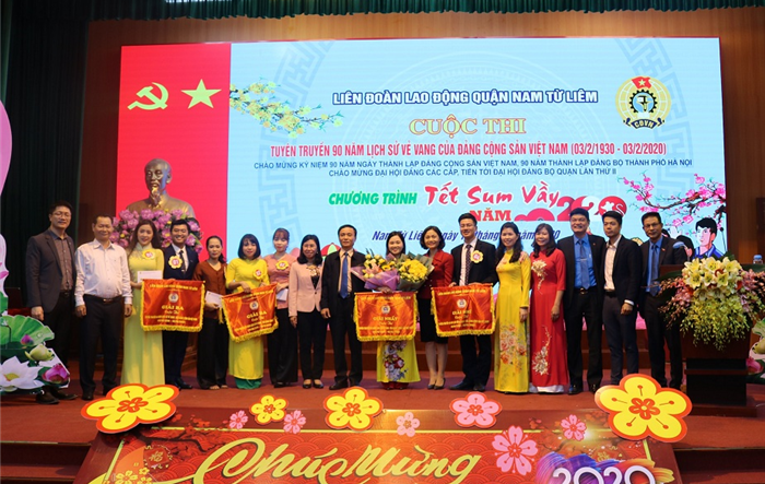 Tuyên truyền 90 năm lịch sử vẻ vang của Đảng Cộng sản Việt Nam