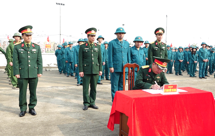 Huyện ủy Thanh Oai tăng cường lãnh đạo công tác  quốc phòng, quân sự địa phương.