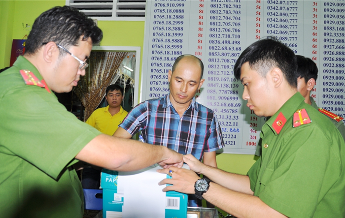 Tung hỏa mù, hướng lái dư luận chống phá đường lối của Đảng