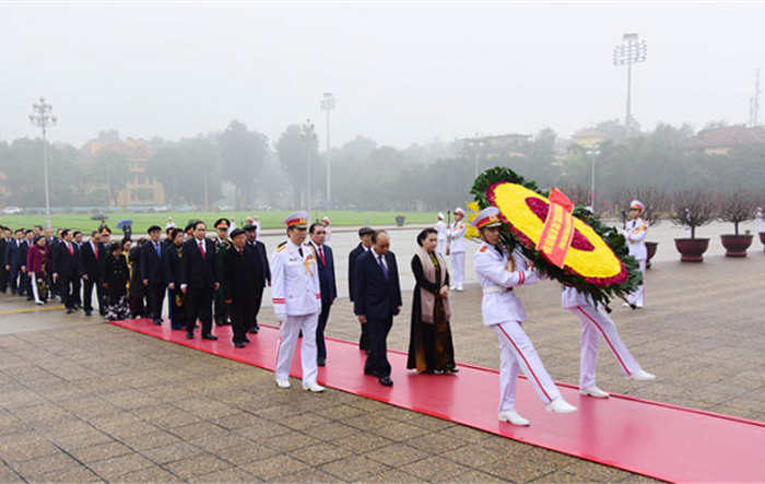 Lãnh đạo Đảng, Nhà nước và thành phố Hà Nội vào Lăng viếng Chủ tịch Hồ Chí Minh