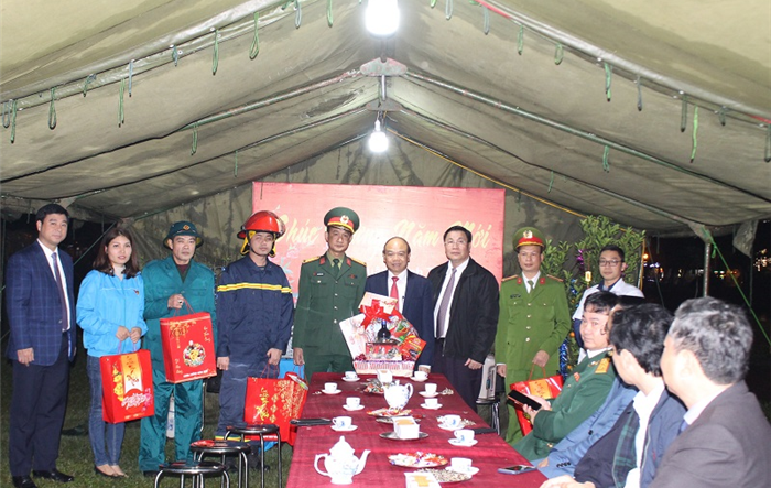 Lãnh đạo quận Hoàng Mai thăm, chúc Tết các đơn vị đêm Giao thừa, Xuân Canh Tý 2020