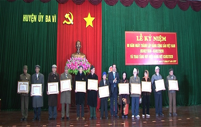 Huyện ủy Ba Vì kỷ niệm 90 năm Ngày thành lập Đảng Cộng sản Việt Nam 