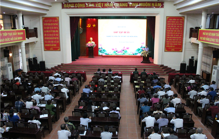 Tăng cường tập huấn nghiệp vụ công tác tổ chức xây dựng Đảng