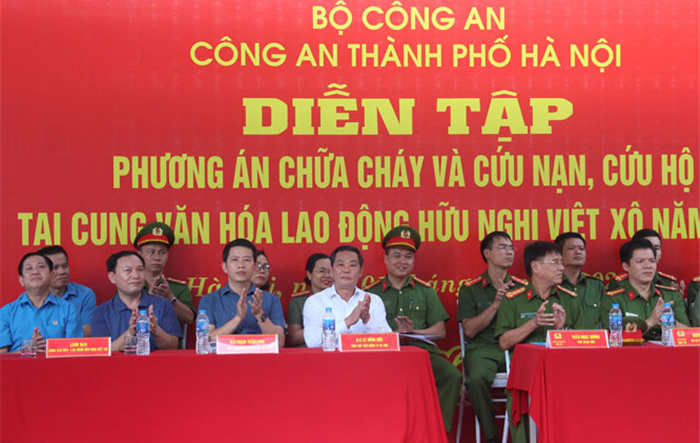Diễn tập phương án chữa cháy và cứu nạn, cứu hộ tại Cung Văn hóa lao động hữu nghị Việt - Xô