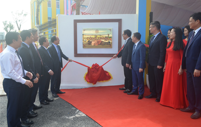 Lễ gắn biển công trình Trường mầm non Quang Minh B chào mừng Đại hội đại biểu Đảng bộ thành phố Hà Nội lần thứ XVII