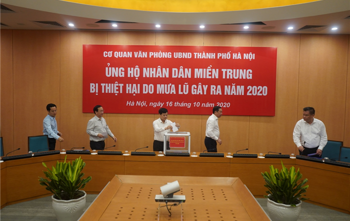 Văn phòng UBND Thành phố: Phát động ủng hộ nhân dân miền Trung bị thiệt hại do mưa lũ