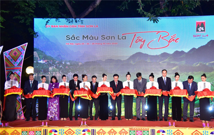 Chương trình "Sắc màu Sơn La Tây Bắc" khai mạc tại Hà Nội