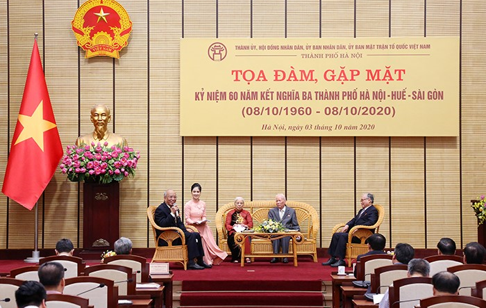 Thắt chặt tình cảm gắn bó, keo sơn giữa ba thành phố Hà Nội - Huế - Sài Gòn