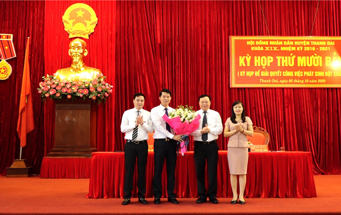 Đồng chí Nguyễn Nguyên Hùng được bầu làm Chủ tịch HĐND huyện Thanh Oai