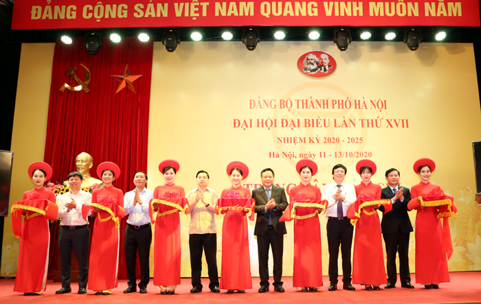 Khai trương Trung tâm báo chí phục vụ Đại hội đại biểu lần thứ XVII Đảng bộ thành phố Hà Nội