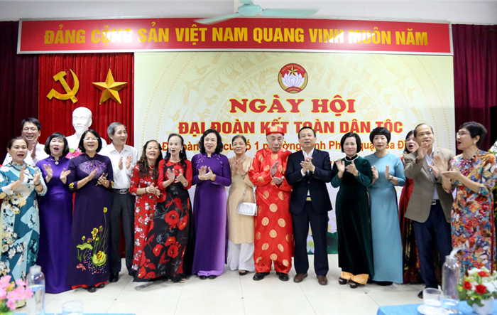 Xây dựng địa bàn dân cư đoàn kết, tương trợ  phát triển bền vững