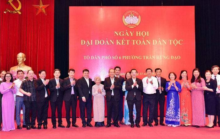 Phó Thủ tướng Thường trực Chính phủ dự Ngày hội Đại đoàn kết toàn dân tộc tại quận Hoàn Kiếm