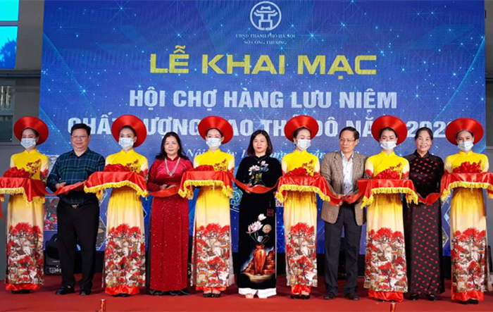 Khai mạc Hội chợ hàng lưu niệm chất lượng cao Thủ đô 2020