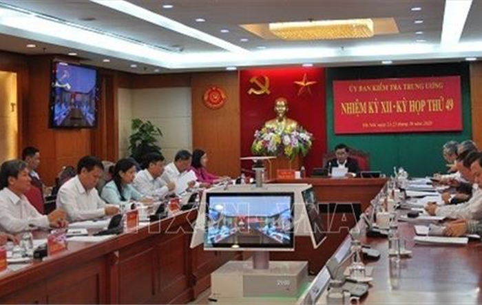Tiến tới Đại hội XIII của Đảng: Khát vọng sáng tạo và phát triển - Siết chặt đội ngũ, kiên quyết chống tham nhũng