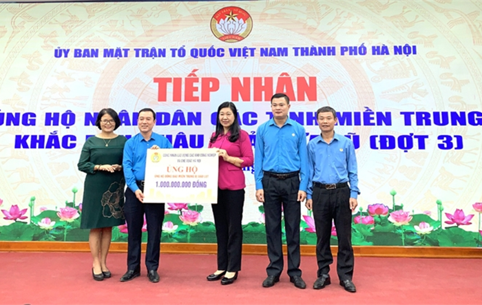 Thành phố Hà Nội: Trên 59,6 tỷ đồng ủng hộ nhân dân miền Trung