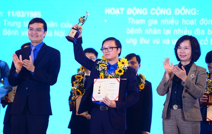 Trao giải thưởng 'Quả cầu vàng' năm 2020 cho 10 thanh niên làm khoa học xuất sắc