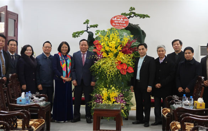 Lãnh đạo Thành phố thăm, chúc mừng Tòa Giám mục giáo phận Bắc Ninh