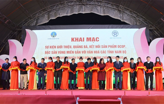 Khai mạc Hội chợ giới thiệu, quảng bá sản phẩm OCOP và đặc sản vùng miền các tỉnh Nam Bộ