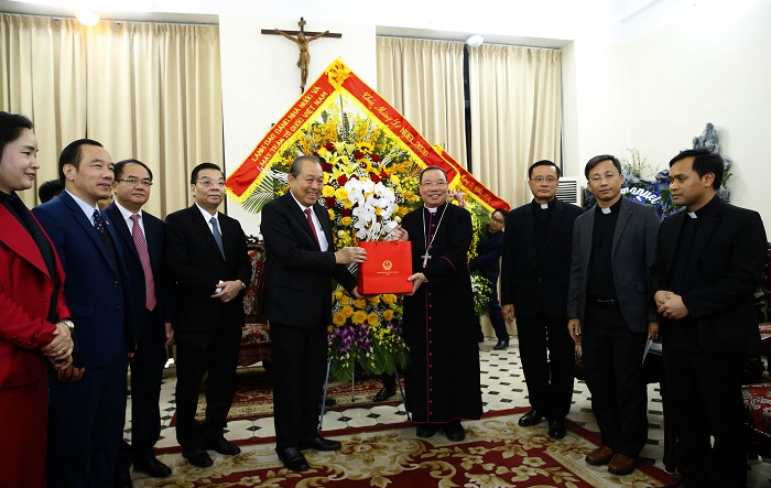 Phó Thủ tướng Thường trực Chính phủ chúc mừng Giáng sinh đồng bào công giáo Thủ đô