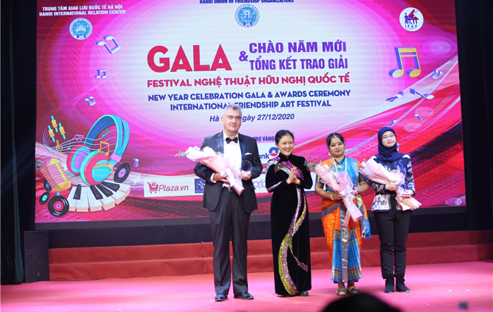 Gala Chào năm mới và tổng kết trao giải “Festival nghệ thuật hữu nghị quốc tế”